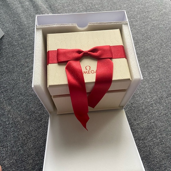 Omega Watch Box - Picture 5 of 8